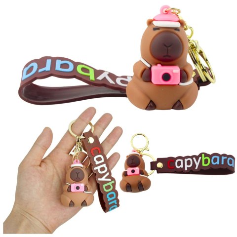 Brelok Figurka Kapibara Z Aparatem i Czapką Zawieszka Karabińczyk Kółko LEAN TOYS