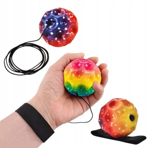 Piłka Do Odbijania Na Gumce Sensoryczna Z Wgłębieniami Kolorowa 6 cm LEAN TOYS